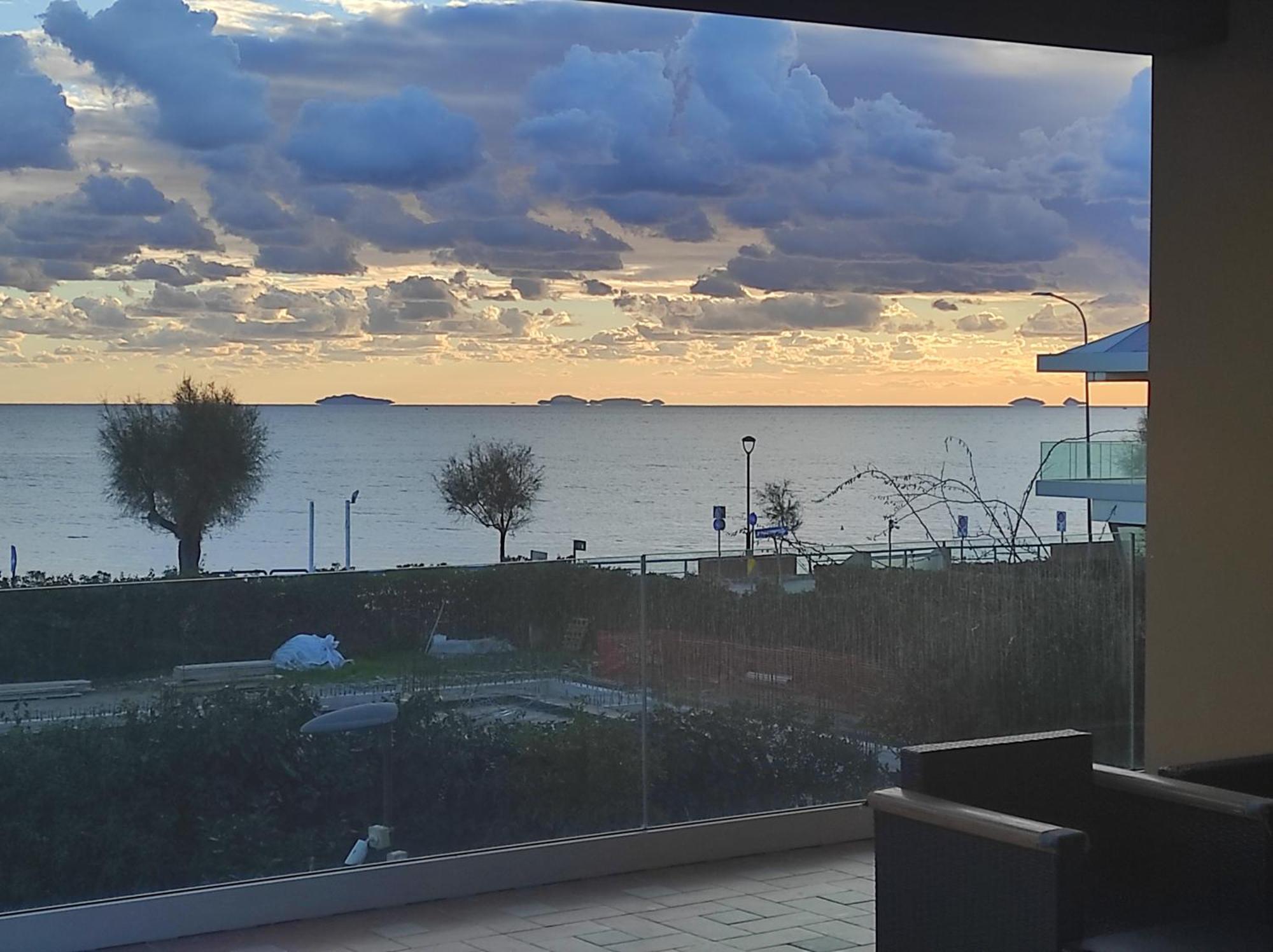 Stella Di Mare Villa Terracina Buitenkant foto
